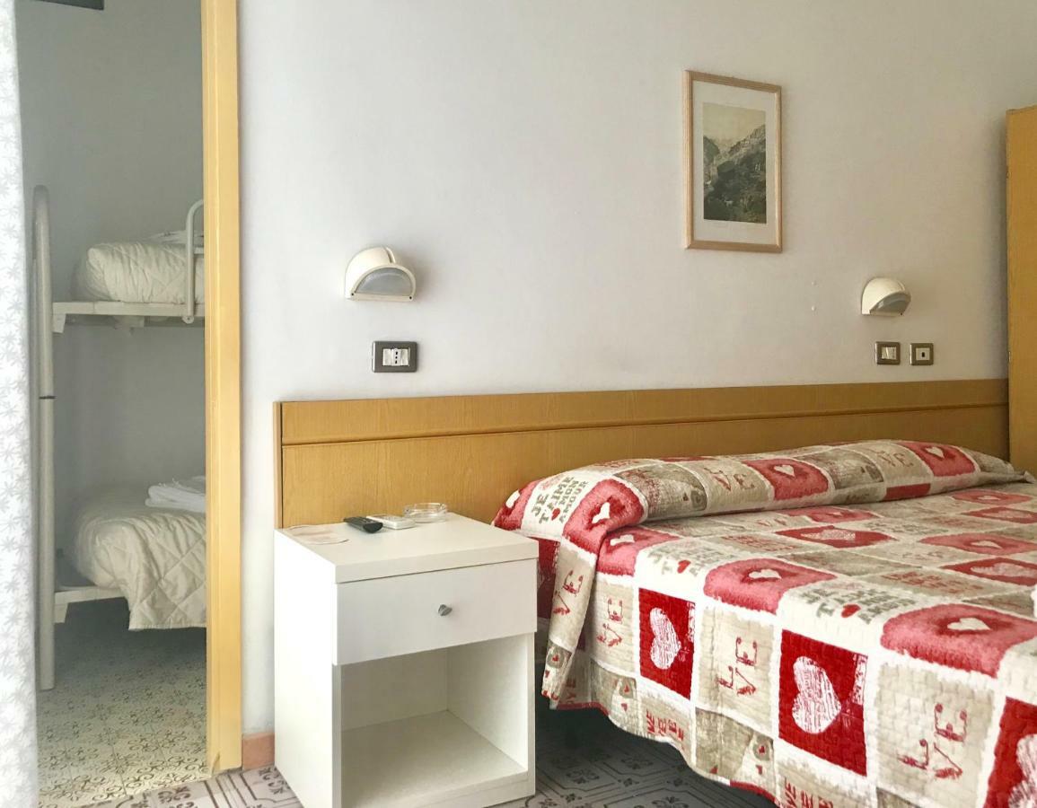 Hotel Riva Ρίμινι Εξωτερικό φωτογραφία